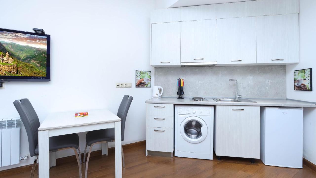 Stay Inn-Apartments On Buzand 17 エレバン エクステリア 写真