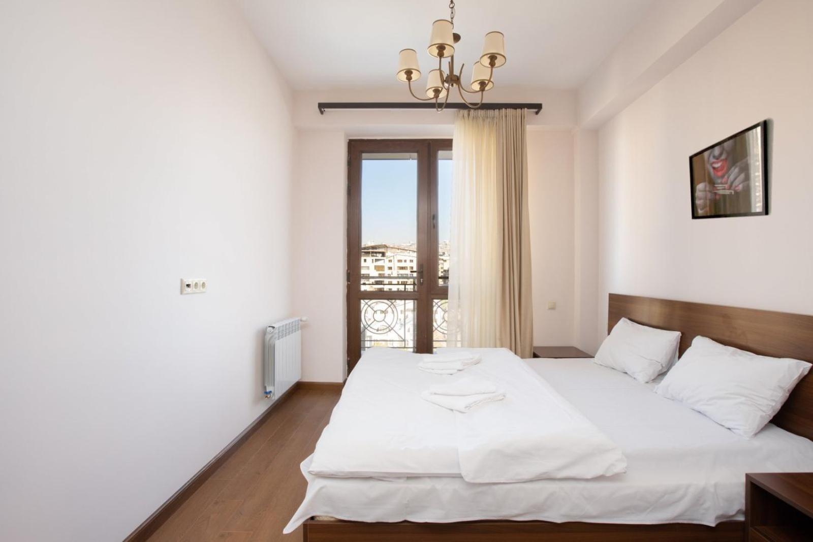 Stay Inn-Apartments On Buzand 17 エレバン エクステリア 写真